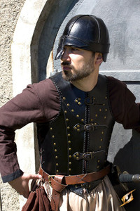 Koop een Epic Armoury Leren Soldaten Harnas - Zwart bij Avothea Store