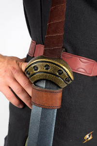 Koop een Epic Armoury Dolkhouder - Bruin bij Avothea Store Koop een Epic Armoury Dolkhouder - Bruin bij Avothea Store