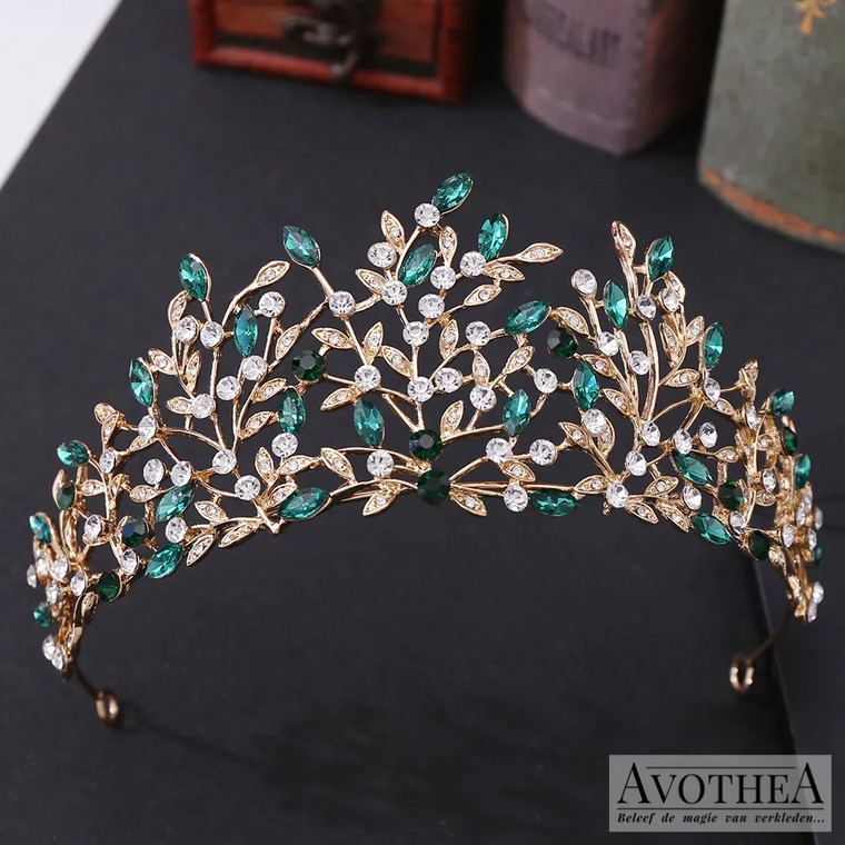 Koop een gouden disney elfenprinses tiara Leafya met fijne groene strass steentjes op Avotheastore