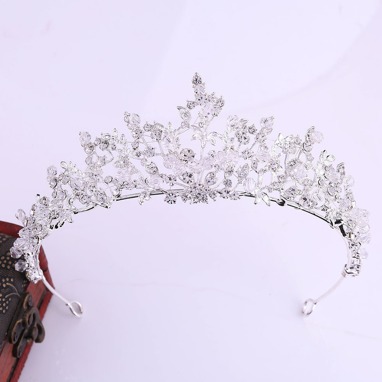 Koop een zilveren disney elfenprinses tiara Althea met fijne strass steentjes en parels op Avotheastore.com