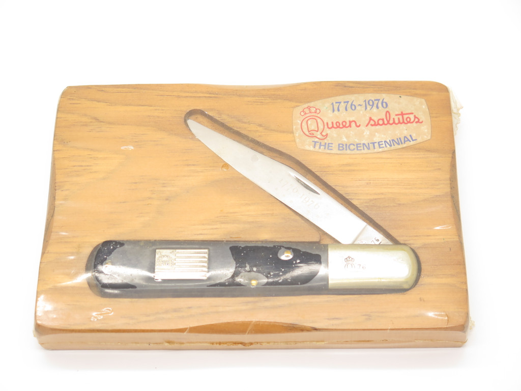 Vintage Queen Salutes USA Bicentennial 1776-1976 Pocket Knife in