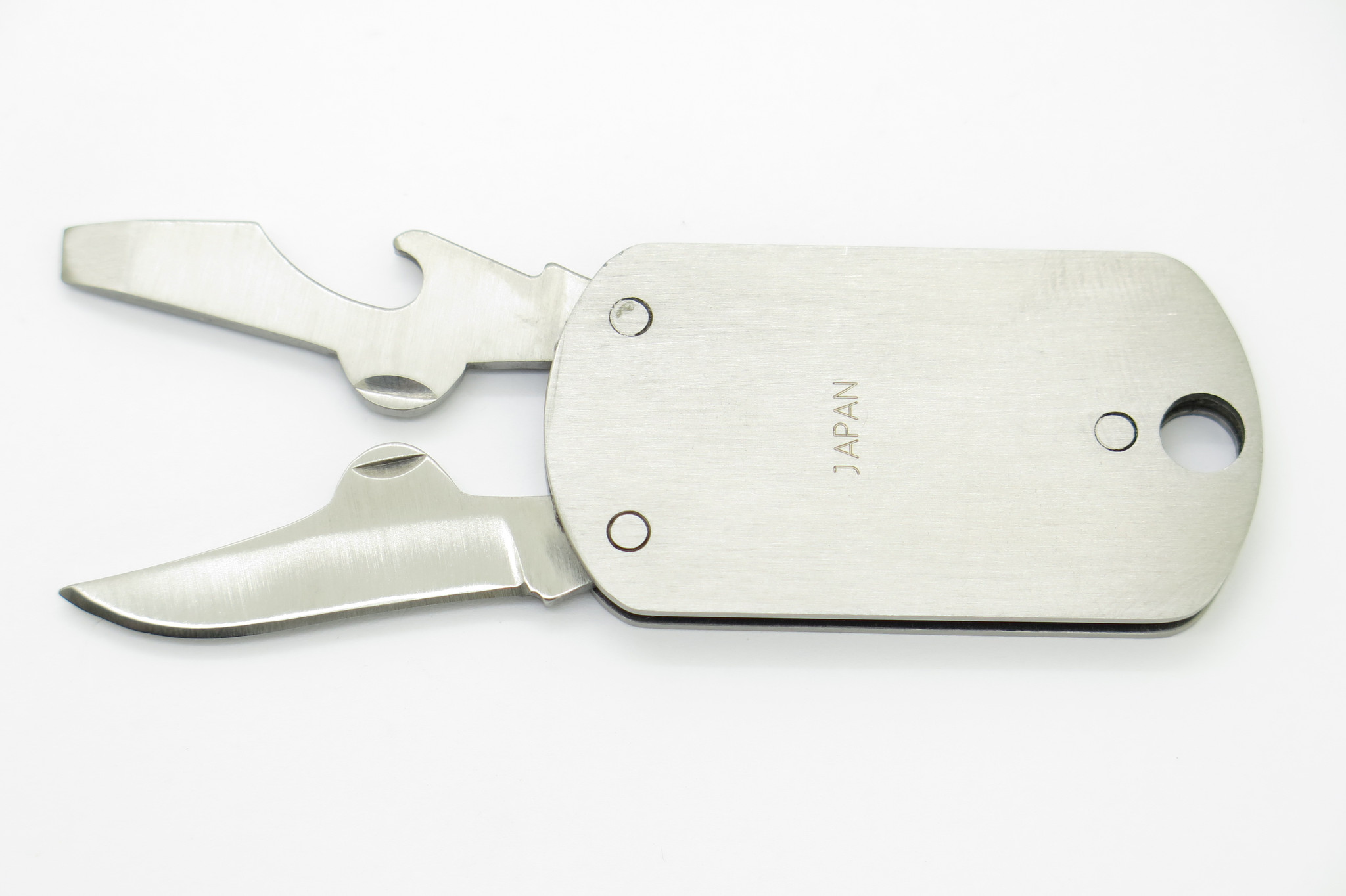 WQE Q-bit white 携帯タイプ　リラクゼーショングッズ G Sakai Seki Japan Military ID Dog Tag Multi Tool Folding Pocket