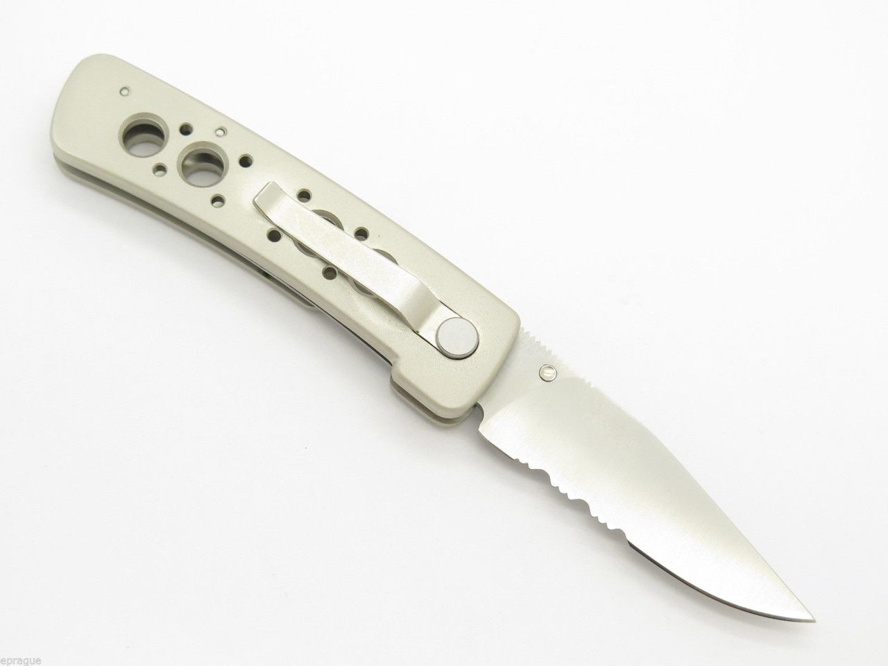 Cutena  Columbia River CRKT 6612 Doolittle Linerlock Serrated Folding