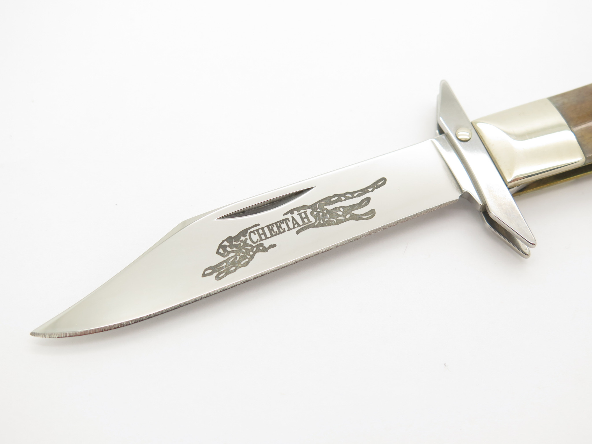 2003 Case XX Ruger 6111 1/2 Jigged Bone Cheetah Swing Guard