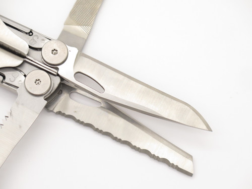 Leatherman Wave & Flashlight 4" Folding Multi Tool Knife Pliers