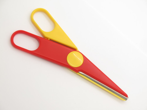 Vintage Platopia Bond Free Japan 6.37" Red Yellow Compact Scissors
