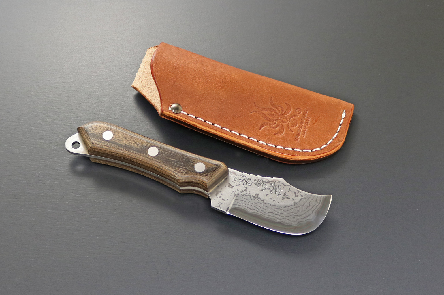 Kanetsune Seki Japan KB-270 Seseragi Skinner Blue Damascus 70mm
