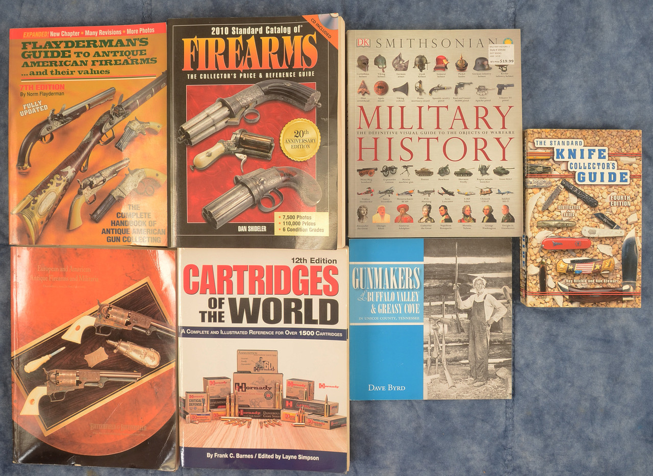 STANDARD KNIFE COLLECTORS GUIDE LOT OF 7 BOOKS - C52380