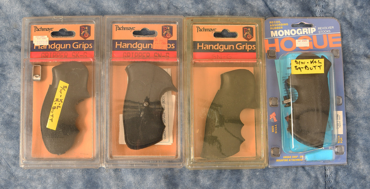 HANDGUN GRIPS LOT-4 - C58939