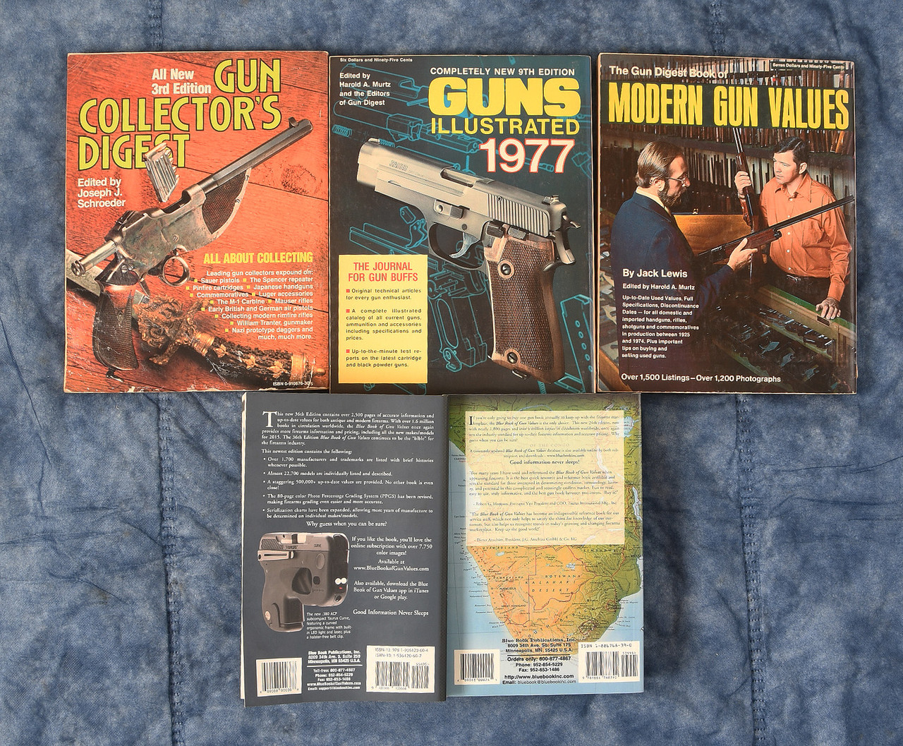 BOOK GUN COLLECTOR BOOKS - M10636