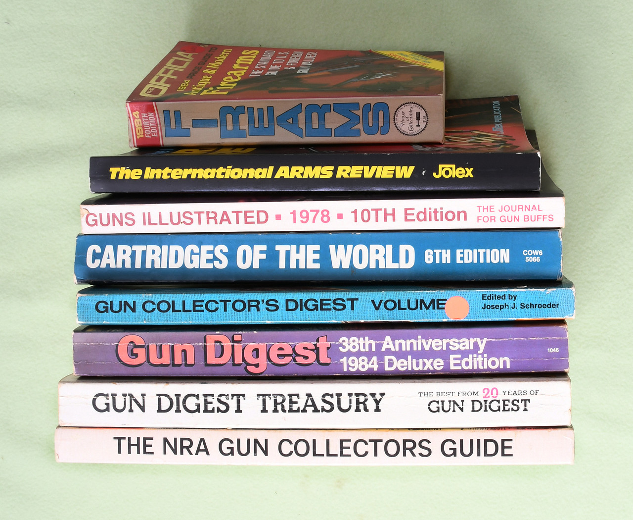 BOOK FIREARMS - M10390