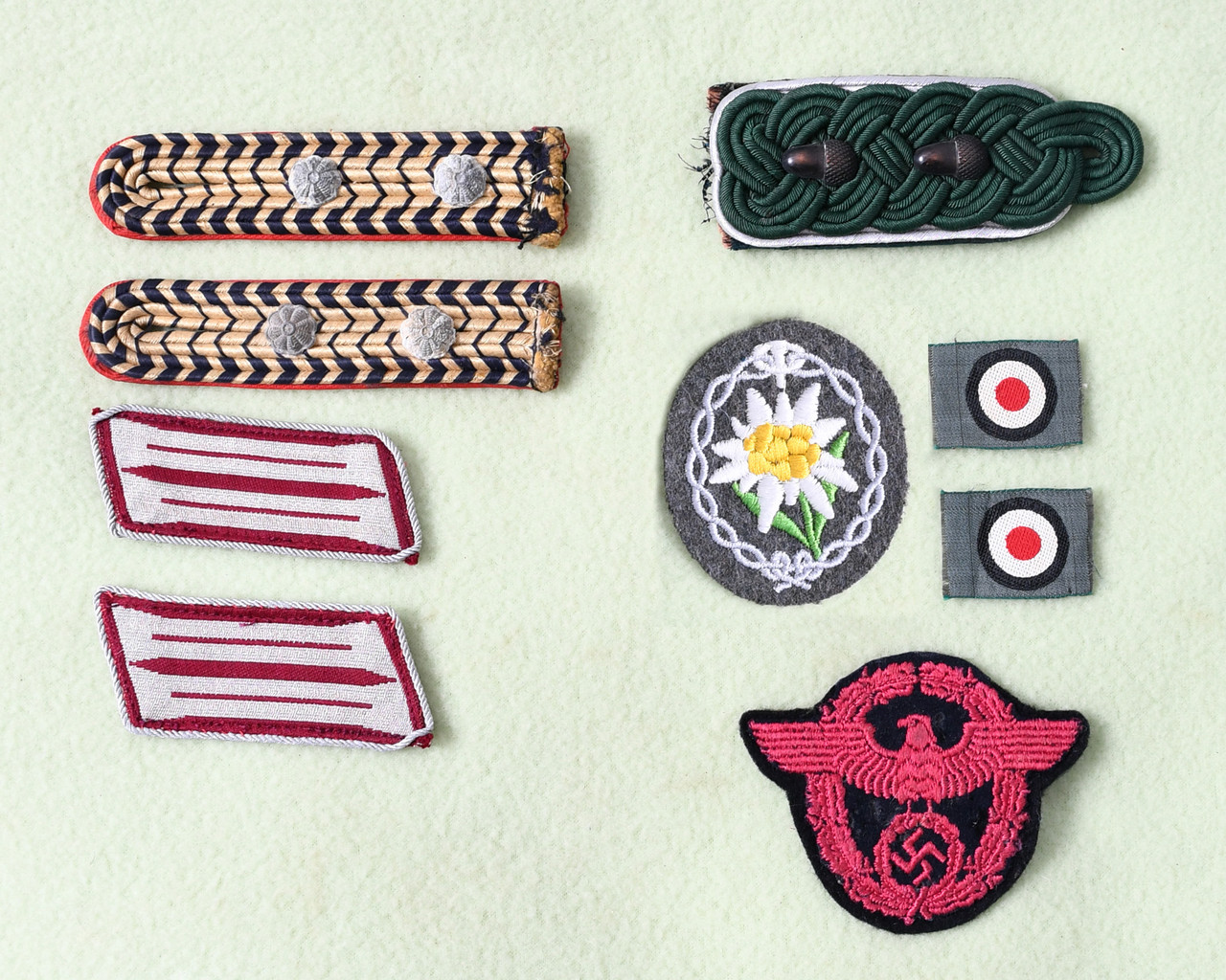 GERMAN NAZI PATCHES & SHOULDER BOARDS - M11234