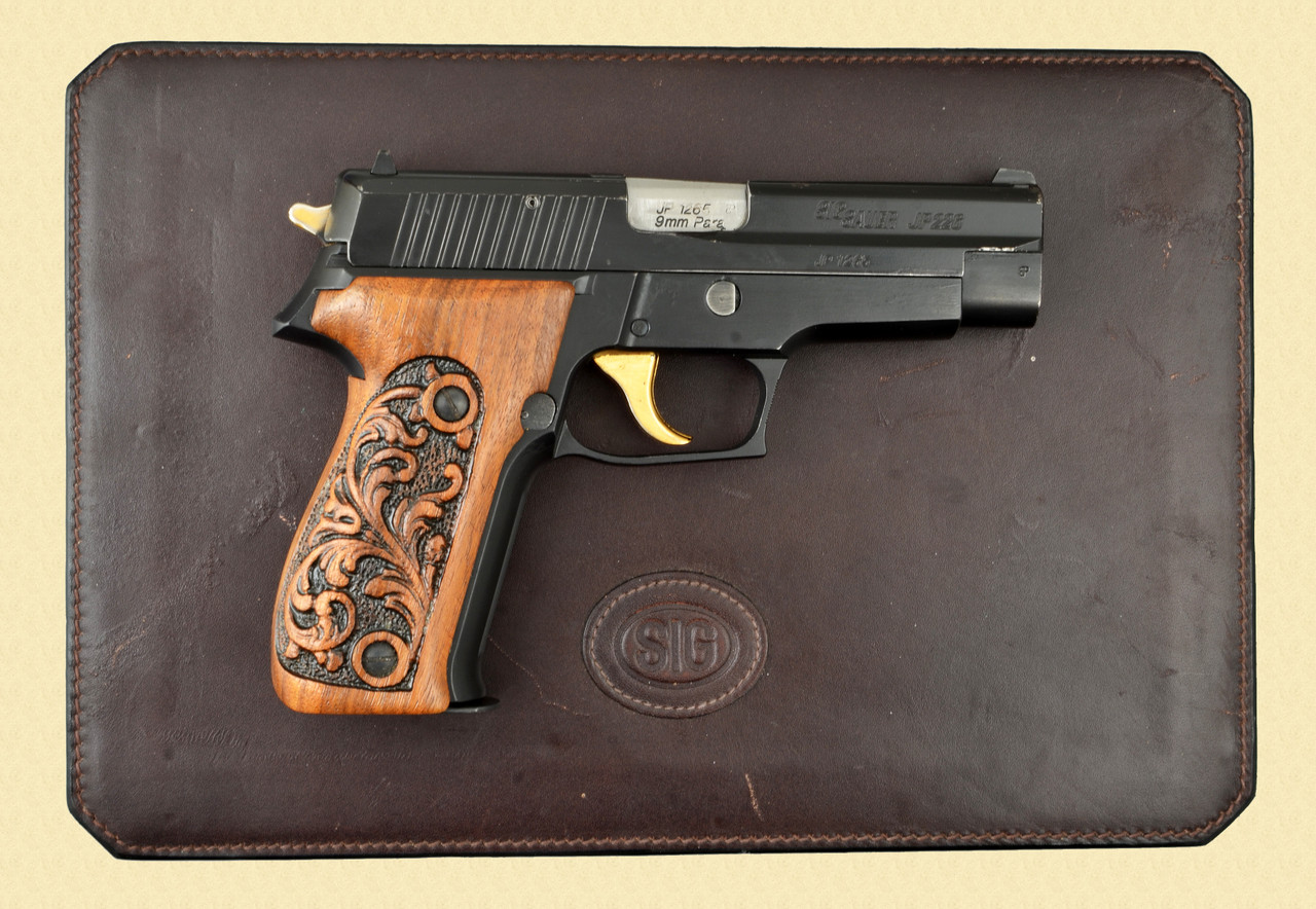 SIG P226 125 YEAR COMMEMORATIVE - Z59519