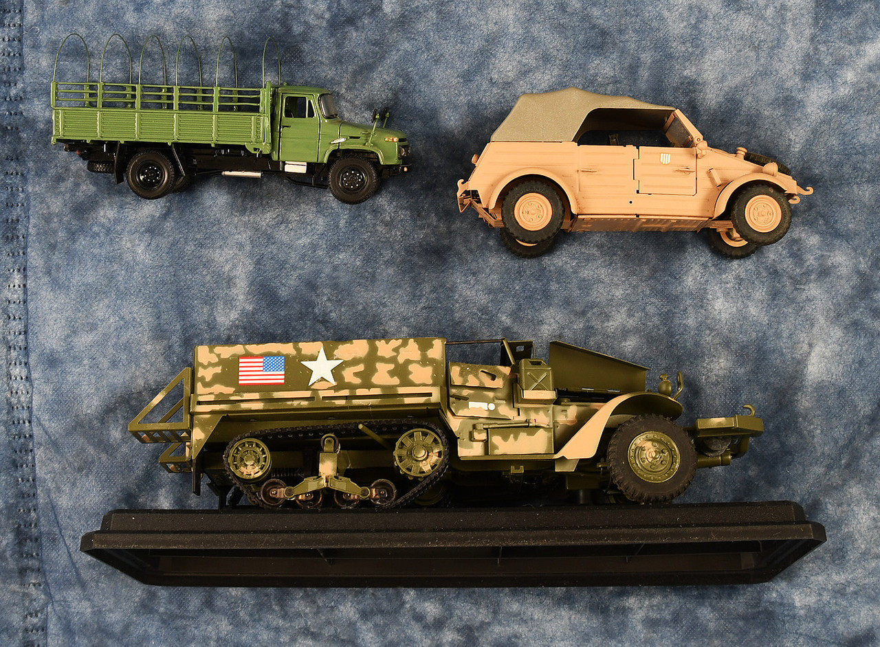 MILITARY MODEL METAL VEHICLES LOT - C60779