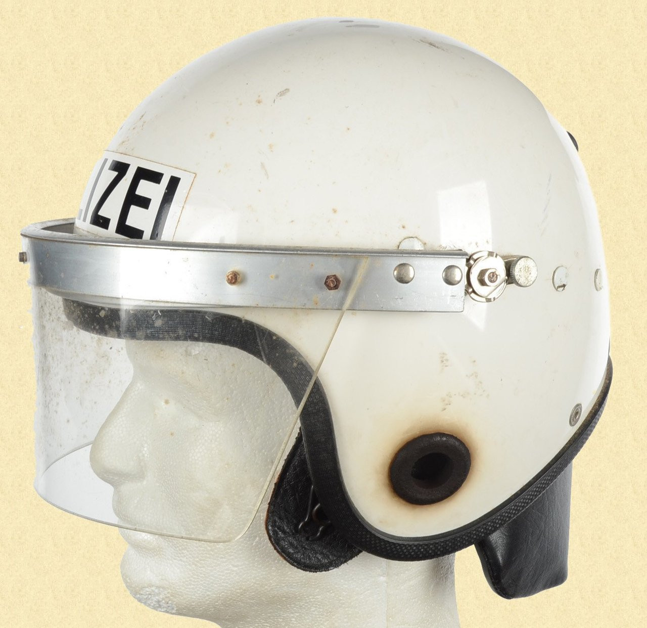 EUROPEAN POLIZEI RIOT HELMET - C20079