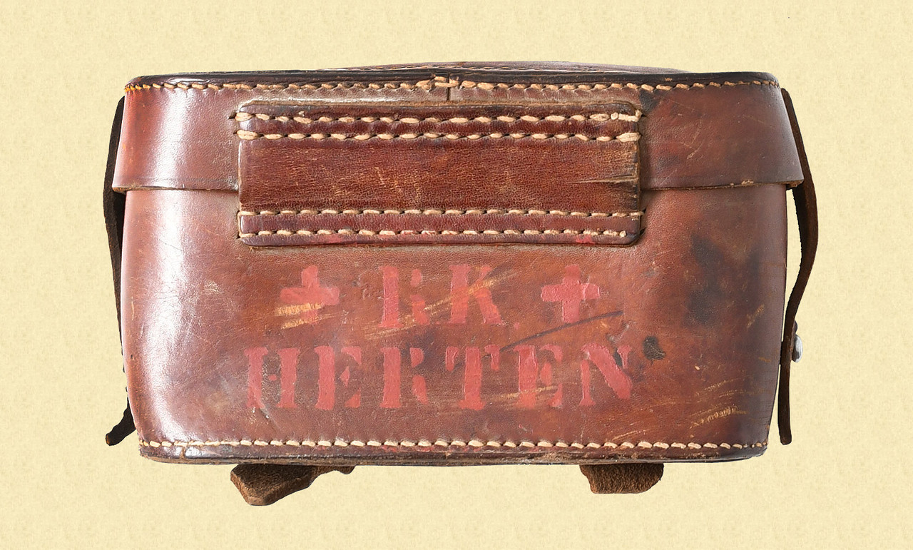 WWII GERMAN FIRST AID POUCH - C61193