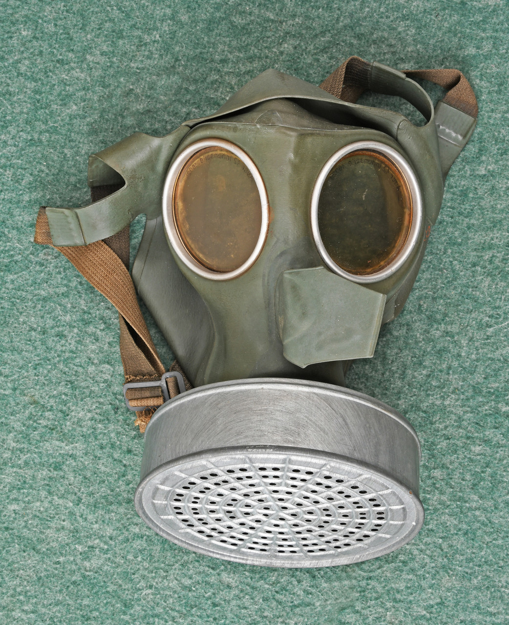 GERMAN WWII VM-40 GAS MASK - C62263