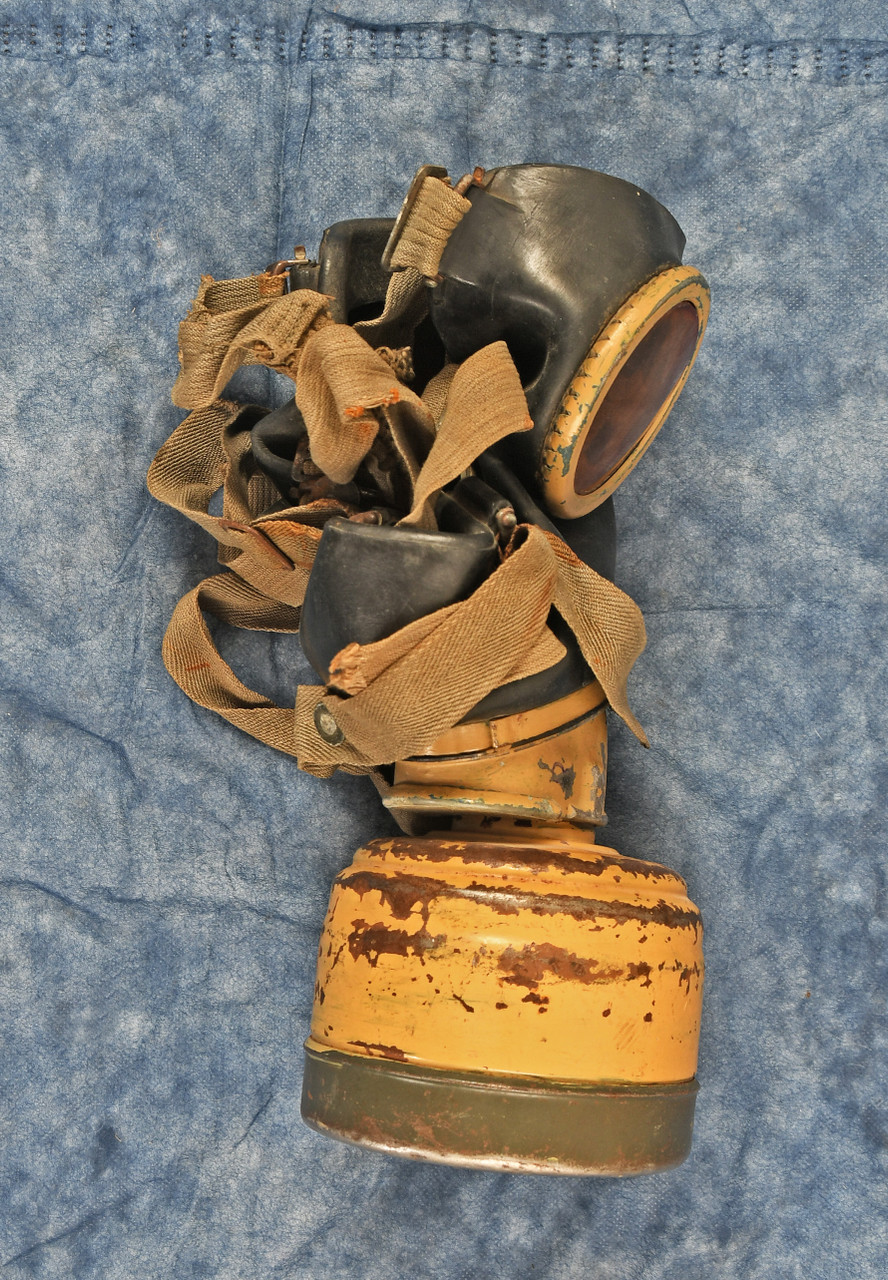GERMAN WWII GAS MASK IN CANISTER - C62265