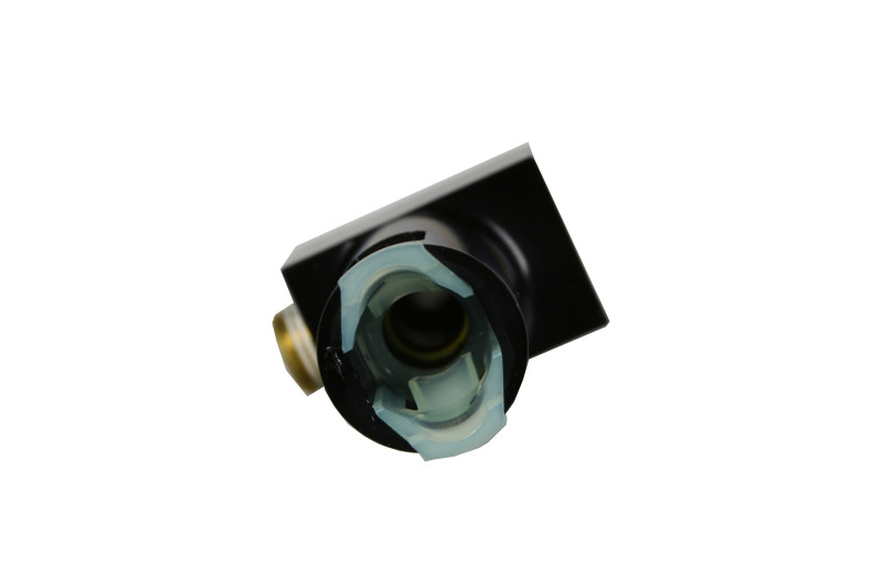 Aeromotive 5/16′ Quick Connect with AN-06 Access Port - 15120