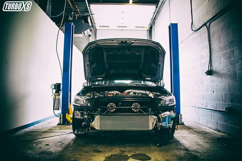 TurboXS Front Mount Intercooler Kit FMIC w/ Black Pipes for 15+ Subaru STI