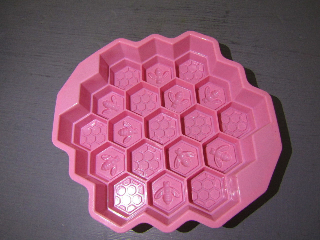 Honeybee Small Round Soap Mold (MW 156) - Crafter's Choice