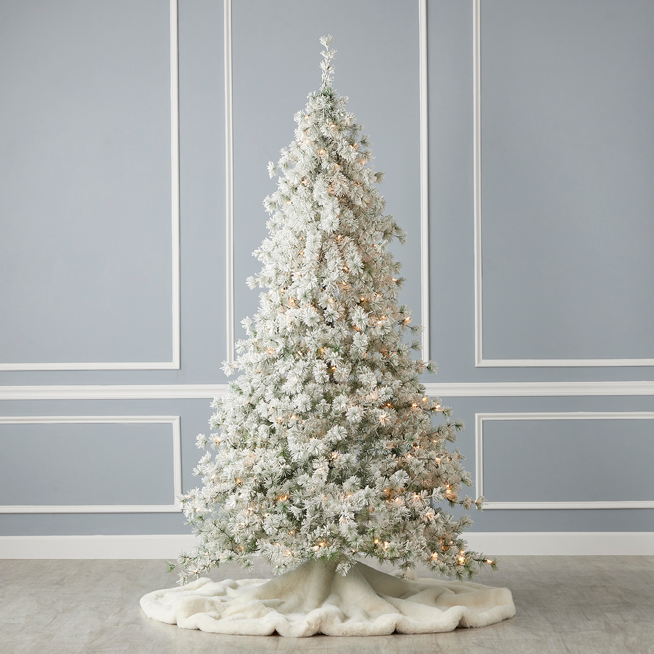 クリスマスリーフ 6.5' Flocked Winter Fir - Decorator's Warehouse