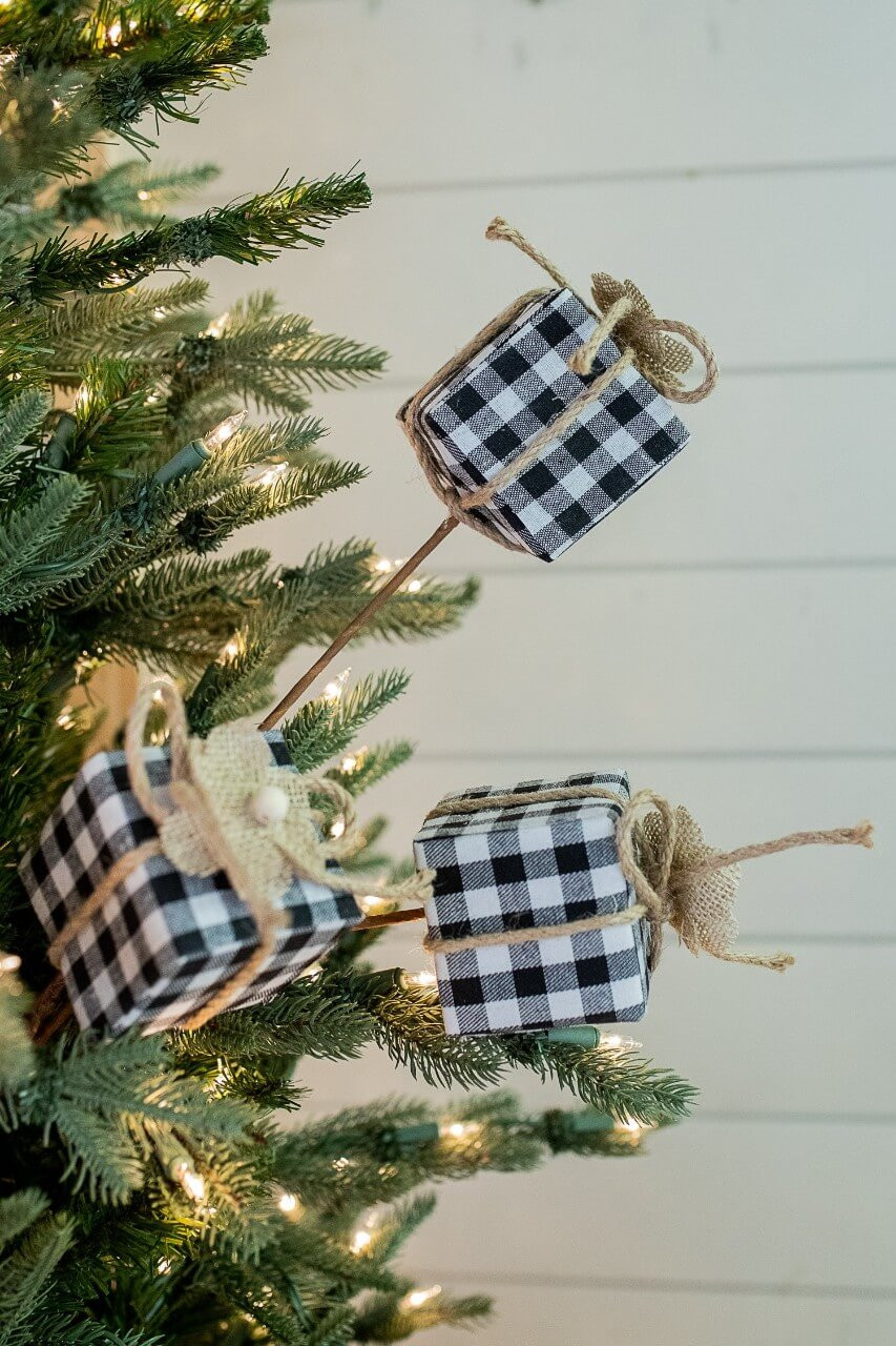 Swig Reusable Straws - Buffalo Plaid & Christmas Trees