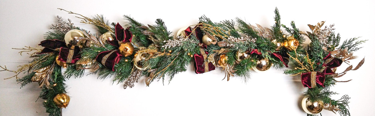 6ft Cordless Prelit Crimson and Gold Holiday Garland - Thumbnail 3