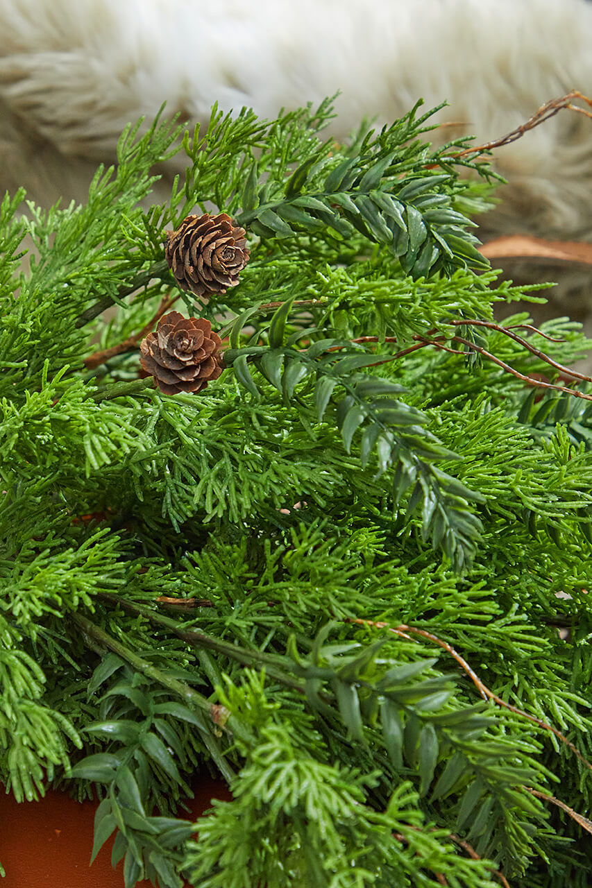 32” Christmas Cedar/Hemlock Swag - Thumbnail 4