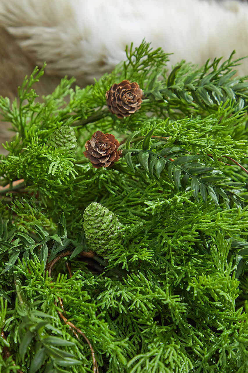 32” Christmas Cedar/Hemlock Swag - Thumbnail 5