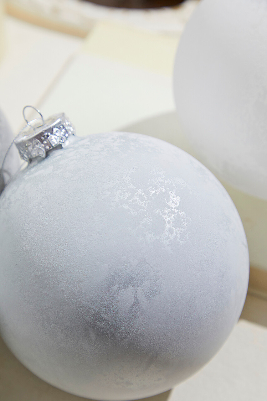 5 Frosted White Christmas Ball Ornaments - Set of 6 - Decorator's