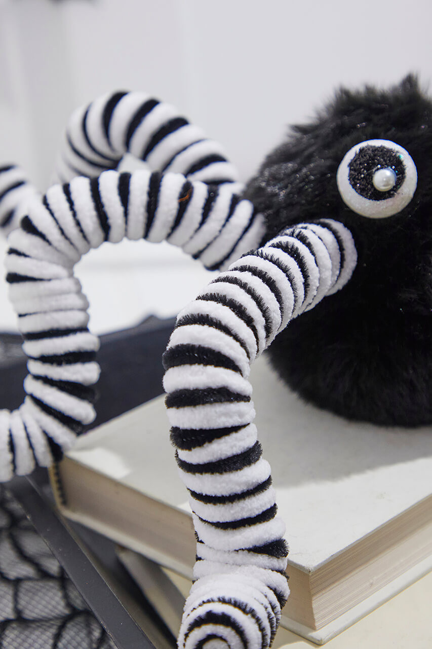 15” Faux Fur Black Spider - Thumbnail 4