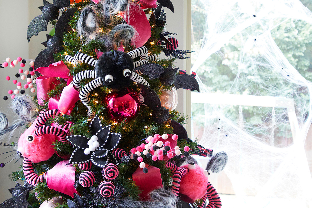 15” Faux Fur Black Spider - Thumbnail 3