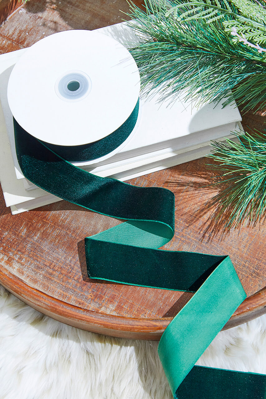 1.5 x 10 Yard Dark Green Unwired Velvet Ribbon