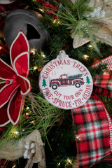 Simple Steps to Decorate Your Tree for a Farmhouse Christmas