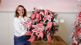 How to Decorate a Christmas Wreath!