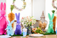The Cutest Easter Bunny Decor Table