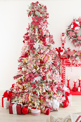 How to Create a Magical Red and White Christmas Tree