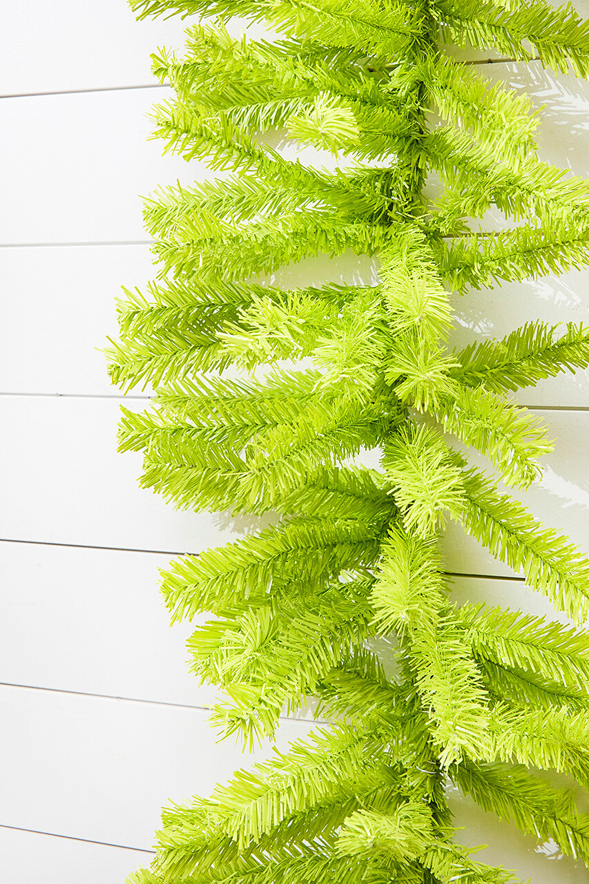 9' x 14" Lime Green Garland - Decorator's Warehouse