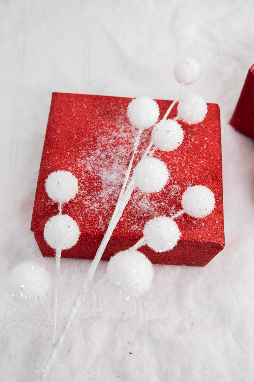 30” Tinsel Swirl Spray Decorator's Warehouse