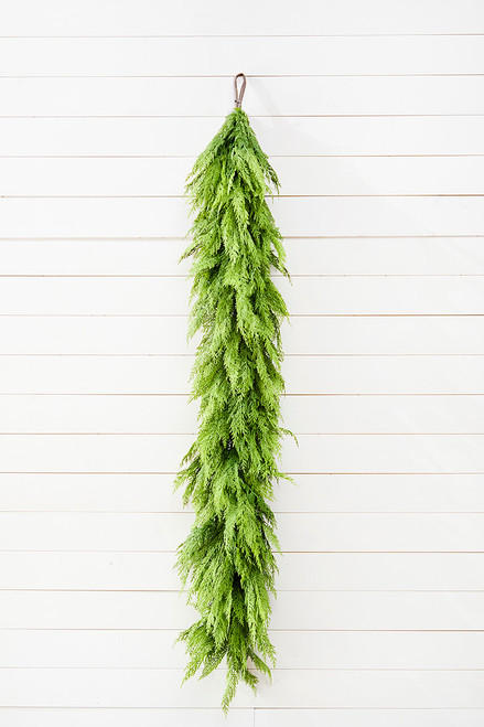 Cardinal Christmas Garlands | Decorator's Warehouse