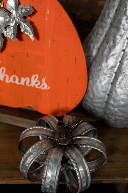 7" Small Metal Ring Pumpkin