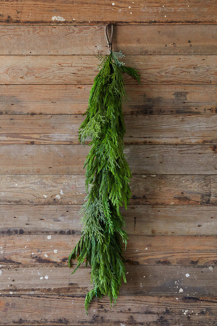 Cardinal Christmas Garlands | Decorator's Warehouse