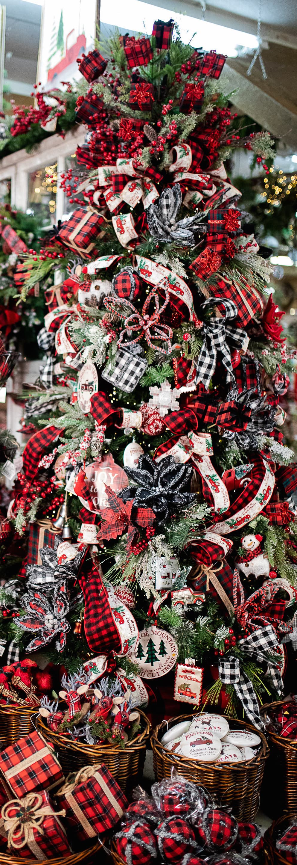 buffalo and check christmas tree