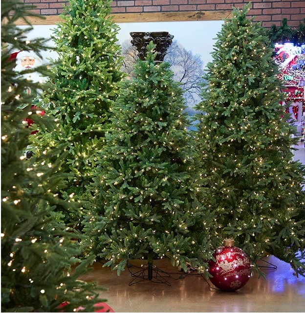 Spotlight on Decorator’s Warehouse Prelit Christmas Trees Decorator's