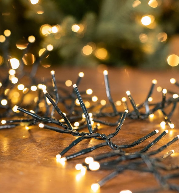 How to Add Cluster or Twinkle Lights to Your Christmas Garlands