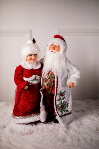 Mr. and Mrs. Santa Claus Outdoor Decorations: A Guide to Spreading Holiday Cheer