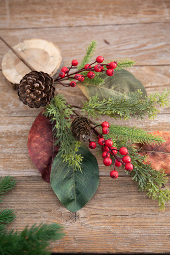 Christmas Pine and Berry Swags, Small Christmas Floral Stems, Winter Pine  Picks, With Red Berries, 