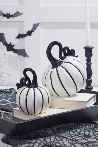 Resin Vintage Look Pumpkins - Set of 2 - Decorator's Warehouse