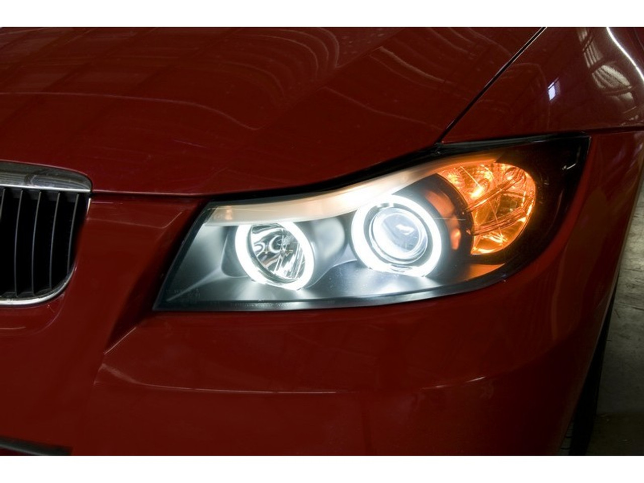 Spyder 2006-2008 BMW E90 Base Projector Headlights W/ CCFL Angel Eyes (Halos) Amber Reflectors (5029652)